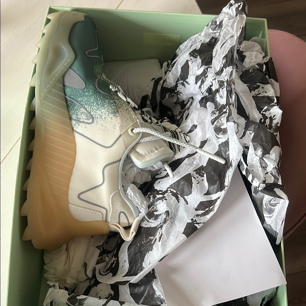 NWT Off-White c\o Virgil Abloh